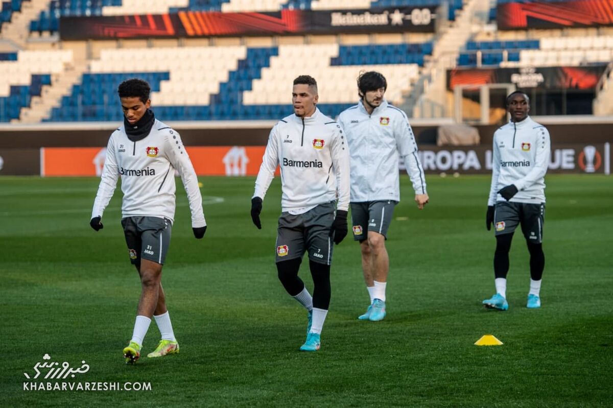 عکس| آخرین تمرین بایرلورکوزن با حضور سردار آزمون قبل از دیدار با آتالانتا