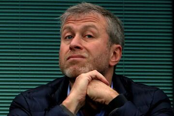 عکس| اتفاق باورنکردنی با حضور مدیر معروف در نشست هیئت‌های روسیه و اوکراین