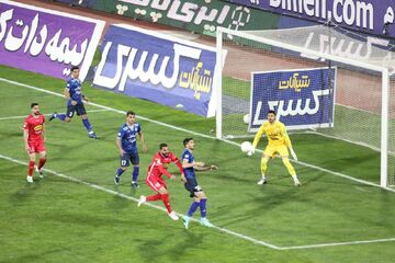 اصفهان و انزلی، اولین میزبانان قرمز و آبی در لیگ بیست و دوم