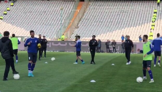 ویدیو| گرم کردن بازیکنان استقلال پیش از آغاز دربی