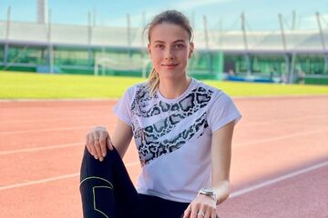 مدال طلای خبرساز دختر ۲۰ ساله/ از فرار ۲۰۰۰ کیلومتری از جنگ تا قهرمانی جهان/ تصاویر این دختر اوکراینی را ببینید