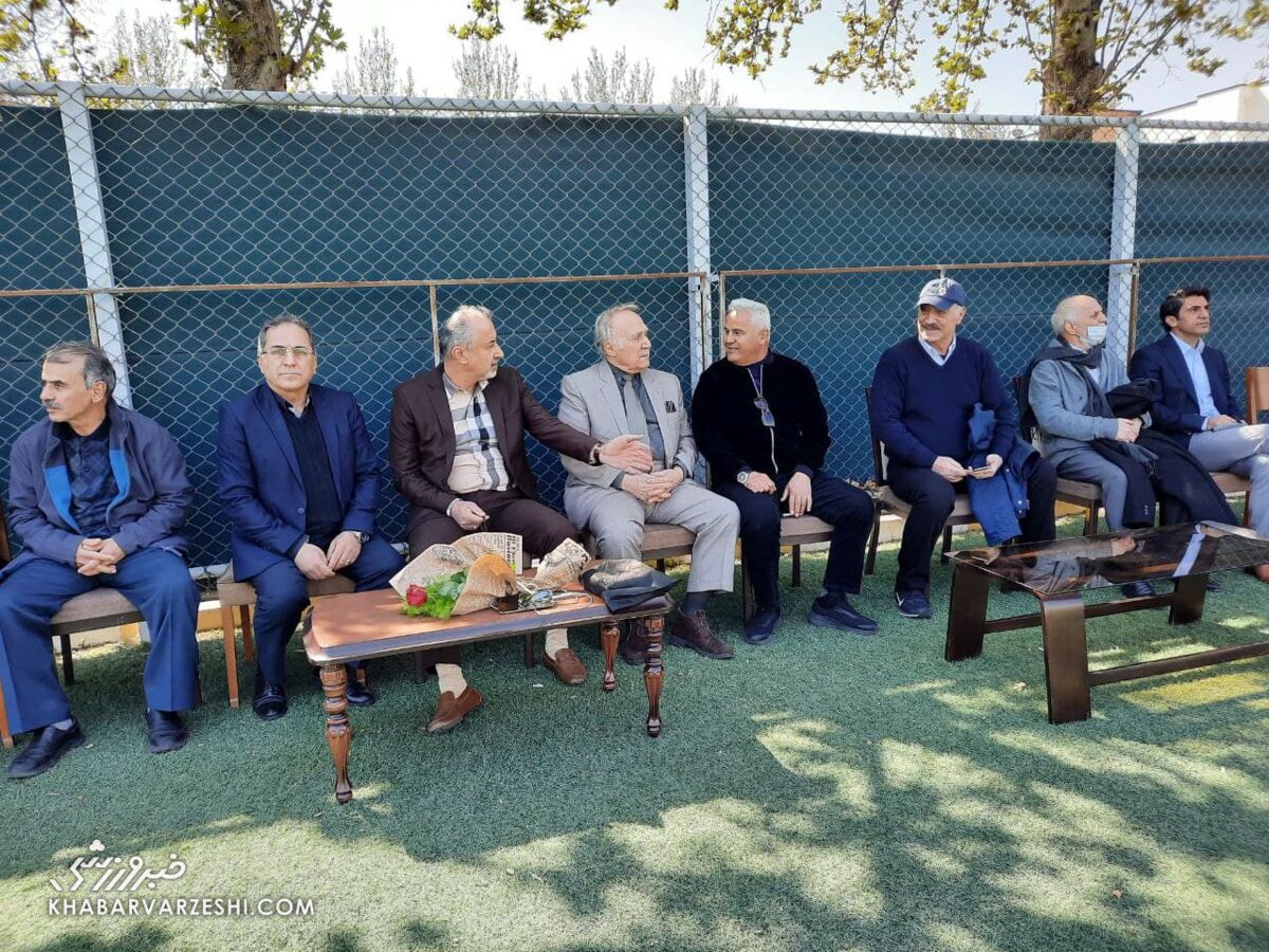 عکس| مار زنگی آسیا و آقای بازیگر مهمان ویژه بازی پرسپولیس با تیم ملی امید