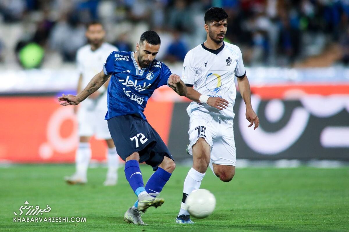 انتقاد از مجیدی به خاطر گیتاریست استقلال