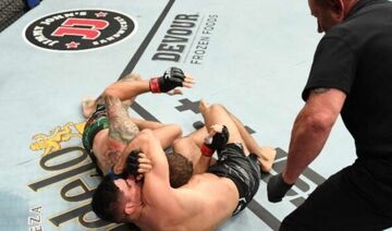 ببینید| پیروزی دیوانه‌کننده ویسنته لوکه در آخرین مسابقه رینگ ۸ ضلعی UFC
