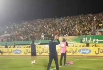 ویدیو| تشویق مهدی رحمتی پس از صعود آلومینیوم به فینال جام حذفی