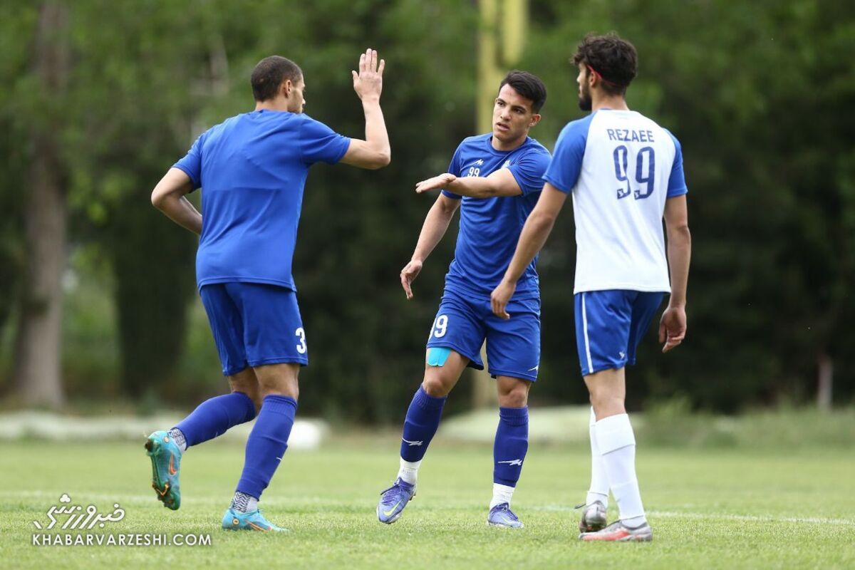 عکس| پیروزی شاگردان مجیدی مقابل امیدهای استقلال/ ستاره‌های محبوب به محل مسابقه آمدند