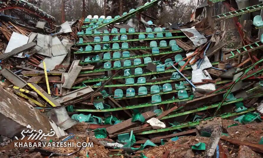 شرایط تلخ و دردناک یکی از شهرهای اوکراین جنگ‌زده/ بمباران مستطیل سبز/ ویدیویی وحشتناک از ورزشگاه نابودشده شهر را ببینید