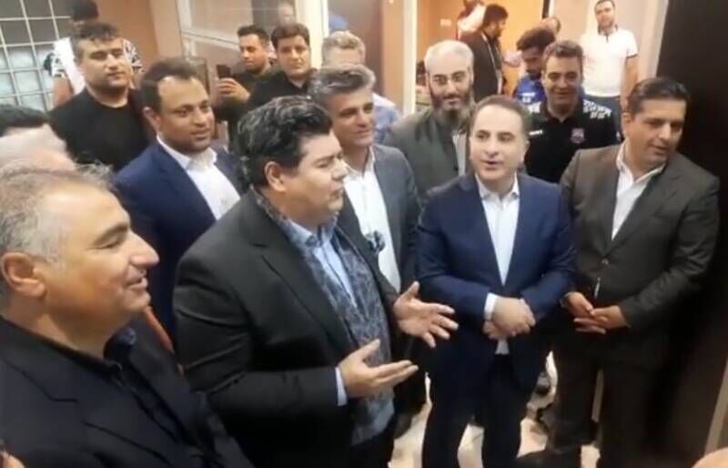 ویدیو| شوخی با خواندن سرود ایران توسط سالار عقیلی در رختکن نساجی