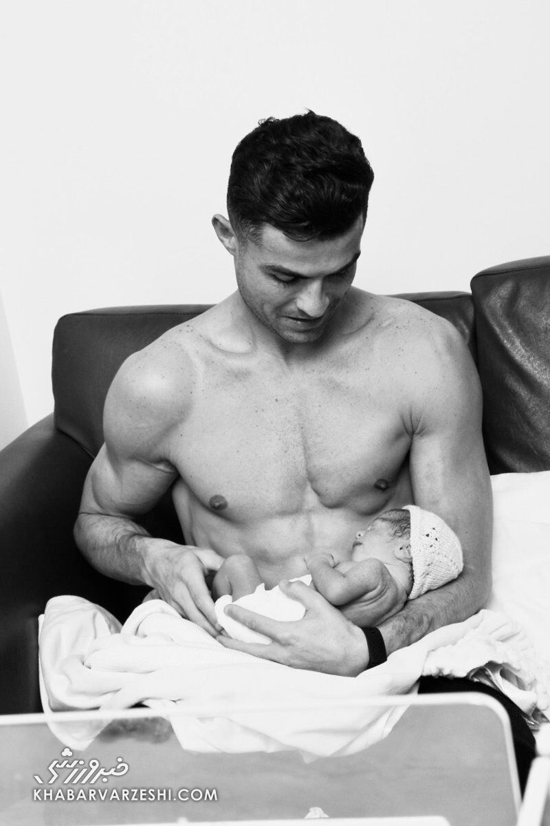 کریستیانو رونالدو و نوزاد دخترش