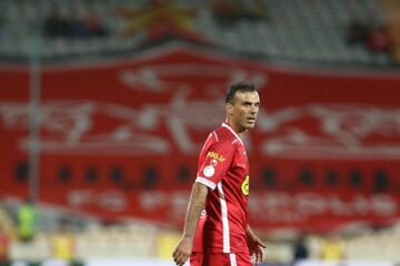 کاپیتان پرسپولیس رسماً از فوتبال خداحافظی کرد