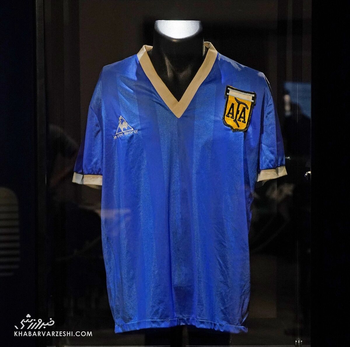 داستان شگفت‌انگیز پیراهن ۷ میلیون پوندی «دست خدا» دیگو مارادونا/ وقتی یک «شوخی» گران‌ترین پیراهن فوتبال شد!