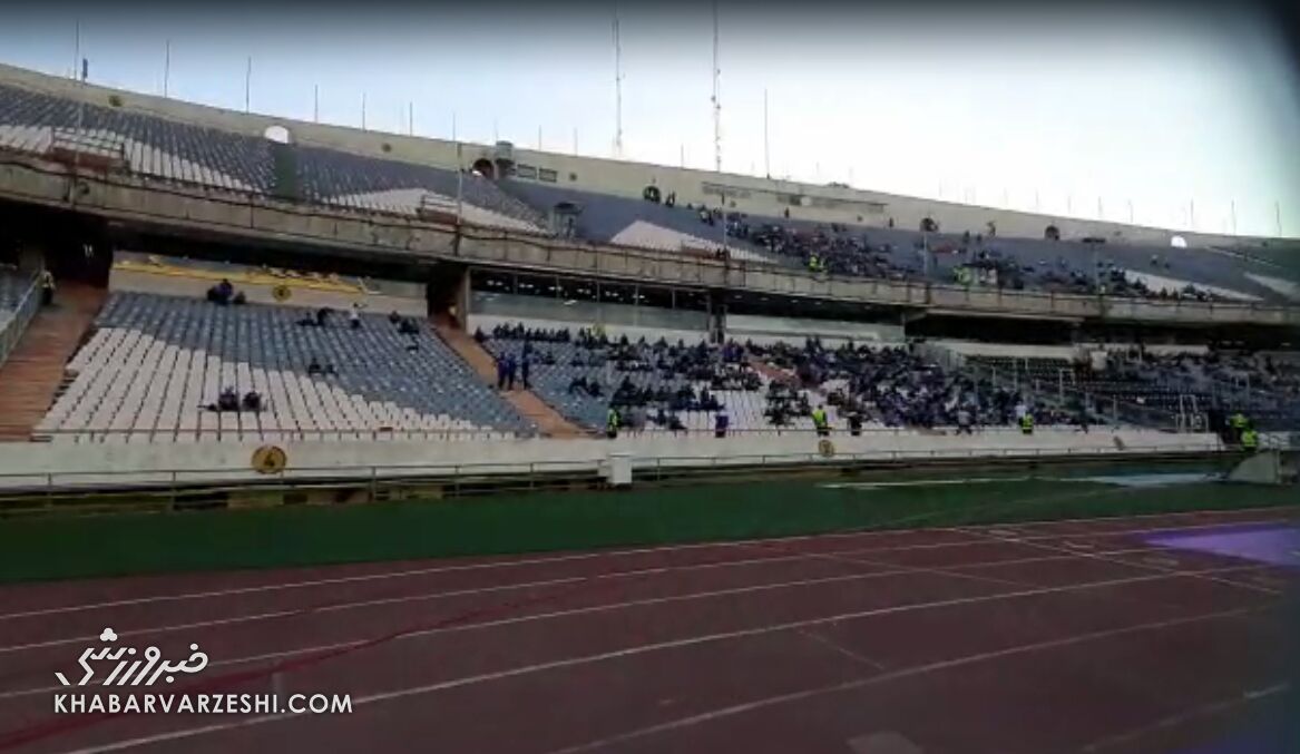 ببینید| تماشاگران بی تاب استقلال در آزادی