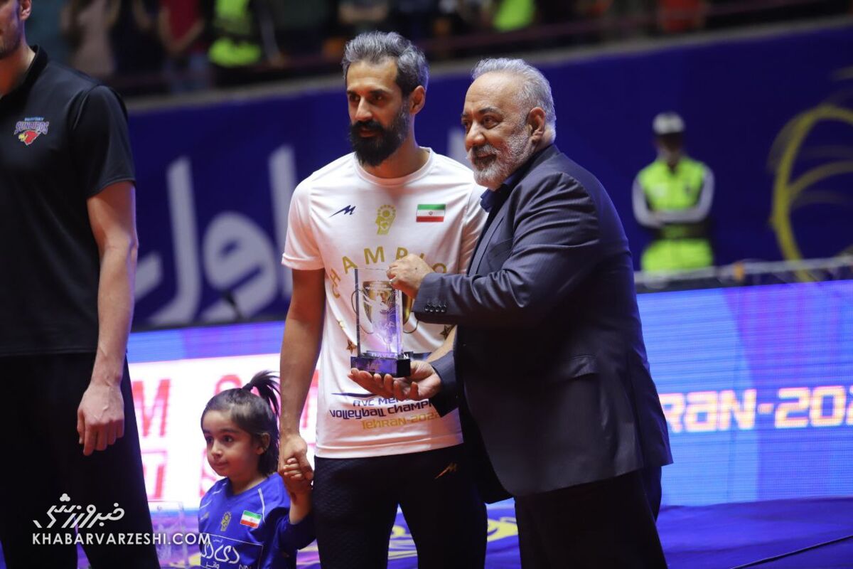 سعید معروف دوباره به ایران برگشت/ عقد قرارداد ستاره والیبال با قهرمان لیگ برتر 