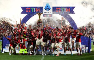 میلان پس از ۱۱ سال اسکودتو برد/ شهر مُد قرمز شد!/ قرمز و آبی ۱۹-۱۹ شدند/ جدول پایانی سری آ ایتالیا فصل ۲۰۲۲-۲۰۲۱