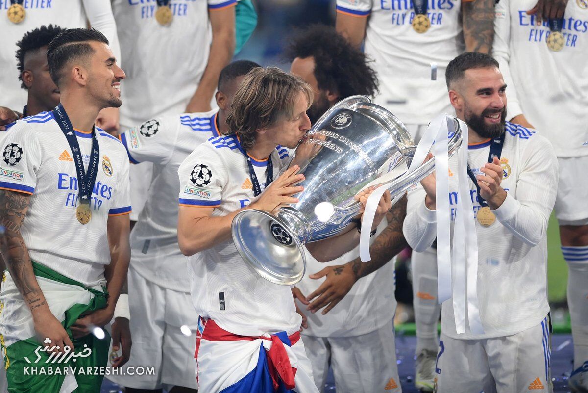 لوکا مودریچ؛ جشن قهرمانی رئال‌مادرید در لیگ قهرمانان اروپا 2022-2021