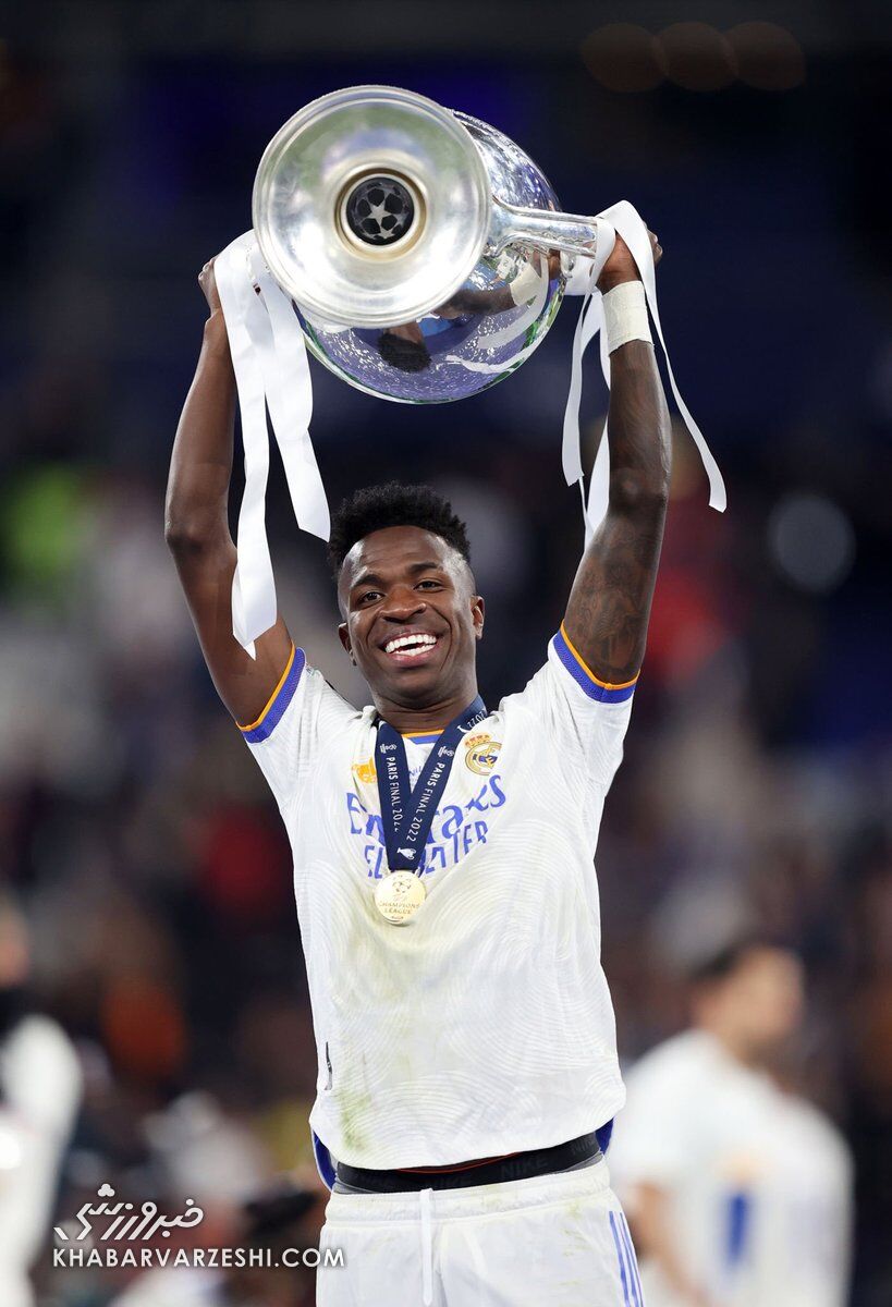 وینیسیوس جونیور؛ جشن قهرمانی رئال‌مادرید در لیگ قهرمانان اروپا 2022-2021