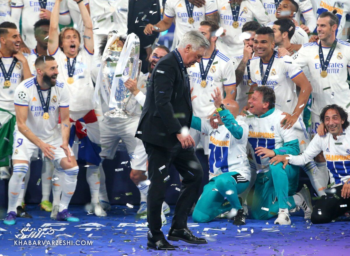 کارلو آنچلوتی؛ جشن قهرمانی رئال‌مادرید در لیگ قهرمانان اروپا 2022-2021