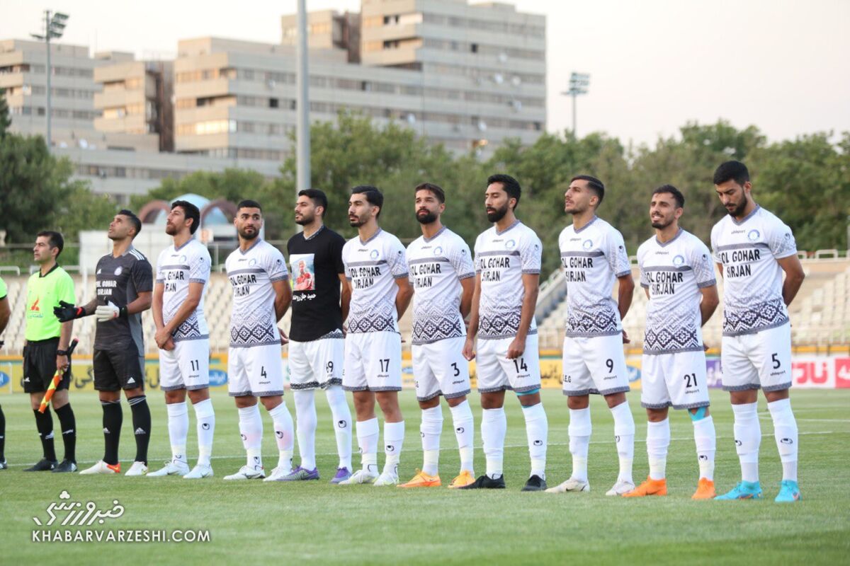 عکس| جانشین بمب نقل‌وانتقالات پرسپولیس را کتک زدند!/ استقبال عجیب از ستاره تازه وارد 