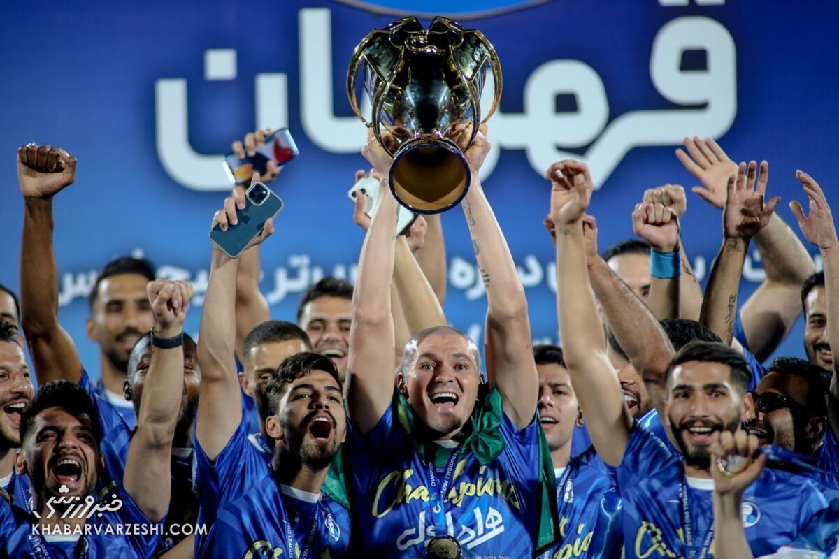 جدایی یک ستاره از استقلال قطعی شد/ امضای قرارداد با باشگاه خارجی برای فصل آینده جدایی یک ستاره از استقلال قطعی شد/ امضای قرارداد با باشگاه خارجی برای فصل آینده