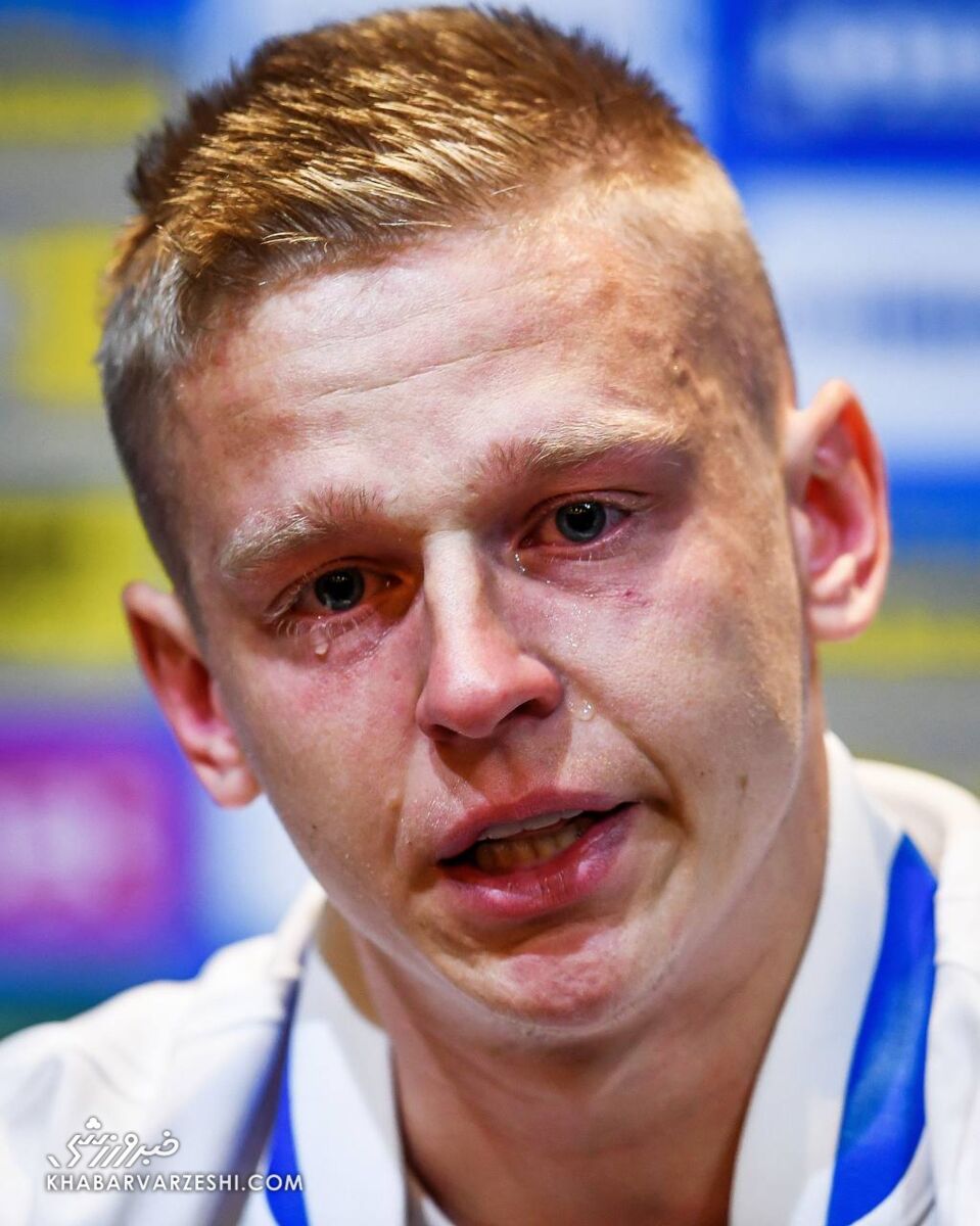 تصاویری فوقالعاده احساسی از اشکهای ستاره لیگ برتری/ جنگ را متوقف کنید