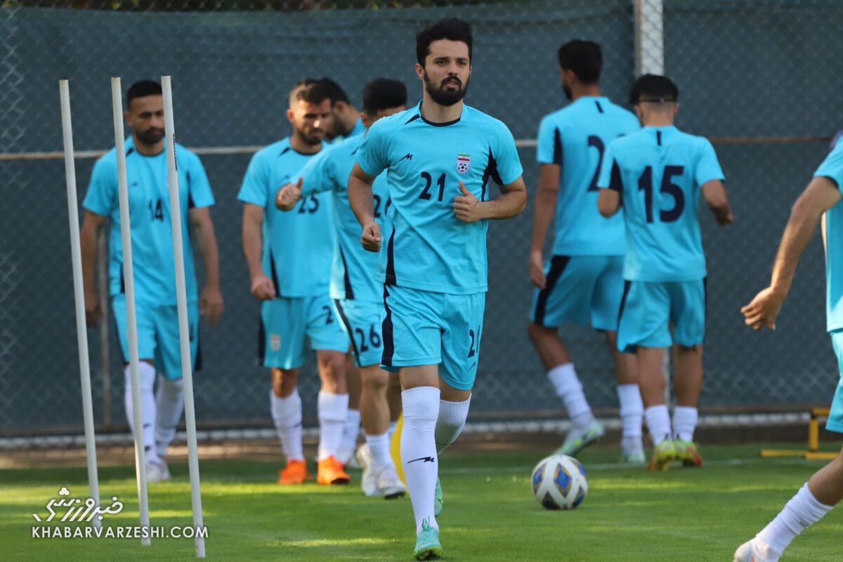 چرا ویزای ۳ ملی پوش ایرانی برای سفر به اتریش صادر نشد؟/ از تعطیلی در اروپا و درگذشت ملکه انگلیس تا پر شدن برگه های پاسپورت یک بازیکن!