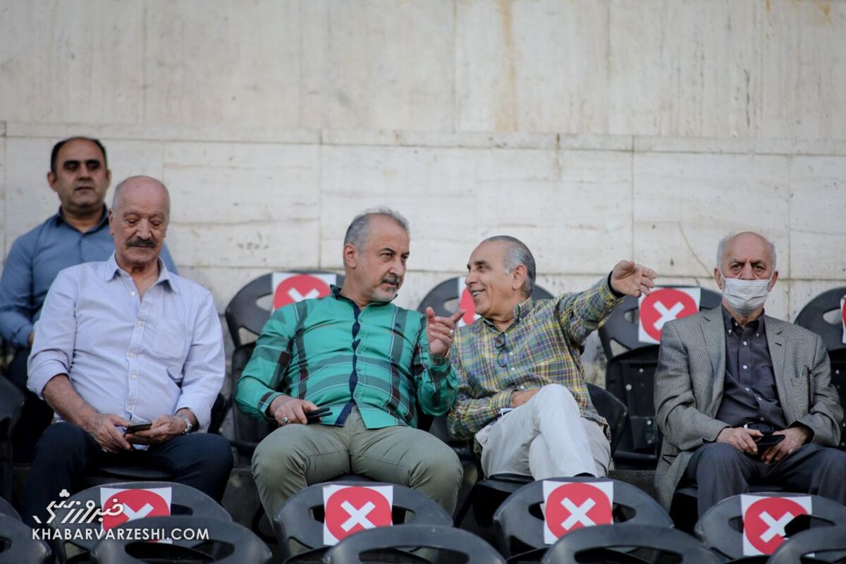 چرا استقلال در سال «تولید دانش بنیان »مربی خارجی آورد؟/ پرسپولیس شده استیل آذین!/ از اتاق درویش بوی کباب میآید