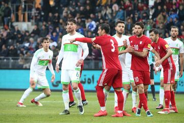 نگاهی به دیدار دوستانه ایران با الجزایر/ به یاد ستاره‌های دهه ۶۰ فوتبال ایران و رباح ماجر