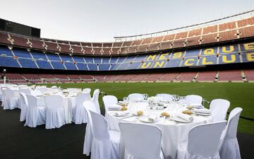ببینید| برگزاری مراسم عروسی در ورزشگاه بارسلونا