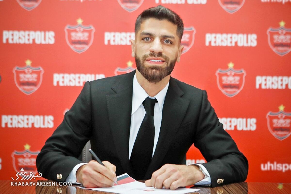 واکنش هافبک تیم ملی به تیپ خبرسازش/ باز هم قراردادم را با پرسپولیس تمدید میکنم