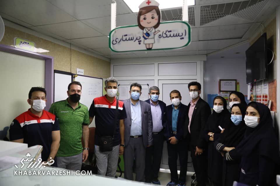 عکس| برآورده شدن آرزو کودکان سرطانی توسط عادل فردوسیپور و رفقا