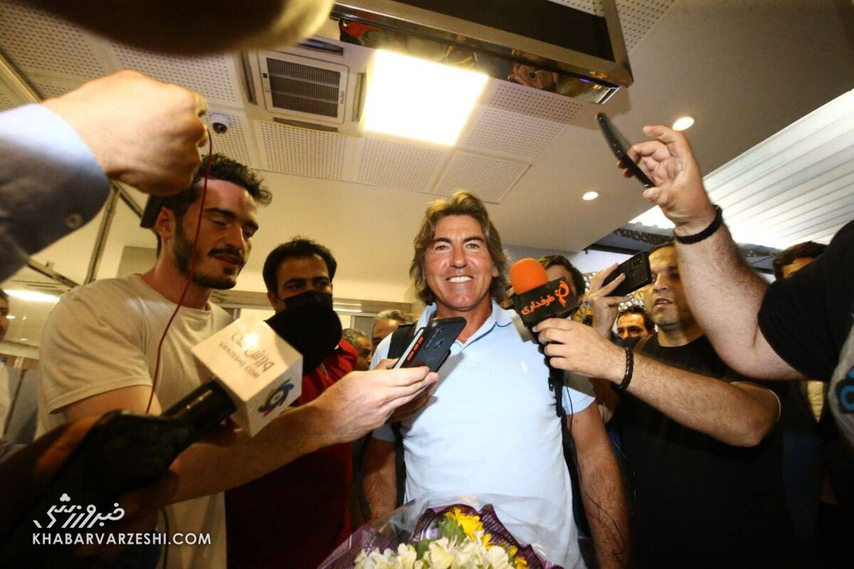 مجیدی مقصر همه مشکلات امروز استقلال است/ استقلال ۳ بار پای فرهاد ایستاد ولی او بازهم مردم را ندید/ ساپینتو هم حمایت شود مثل این آقا نتیجه می گیرد