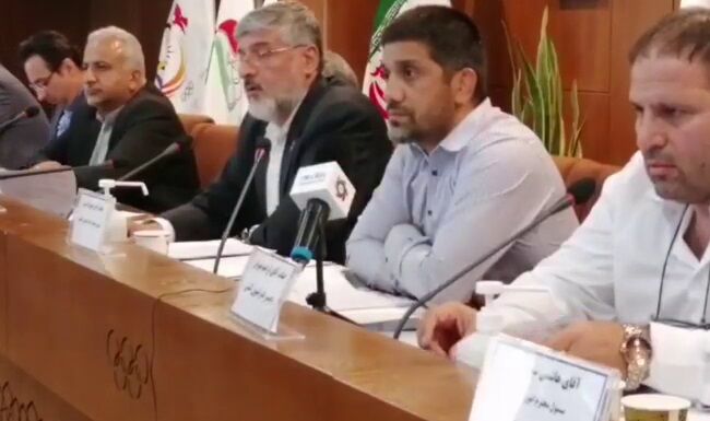 ویدیو| دعوای شدید علیرضا دبیر و معاون وزیر/ واقعا متاسفم؛ بچه بازی است ...  ویدیو| دعوای شدید علیرضا دبیر و معاون وزیر/ واقعا متاسفم؛ بچه بازی است ...