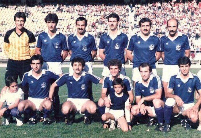 با این قراردادهای نجومی فوتبال ایران ۲ سال دیگر تعطیل می شود/ ایجنت ها برای فوتبال مملکت تصمیم سازی می کنند/ پول زیاد فوتبالیست را نابود می کند