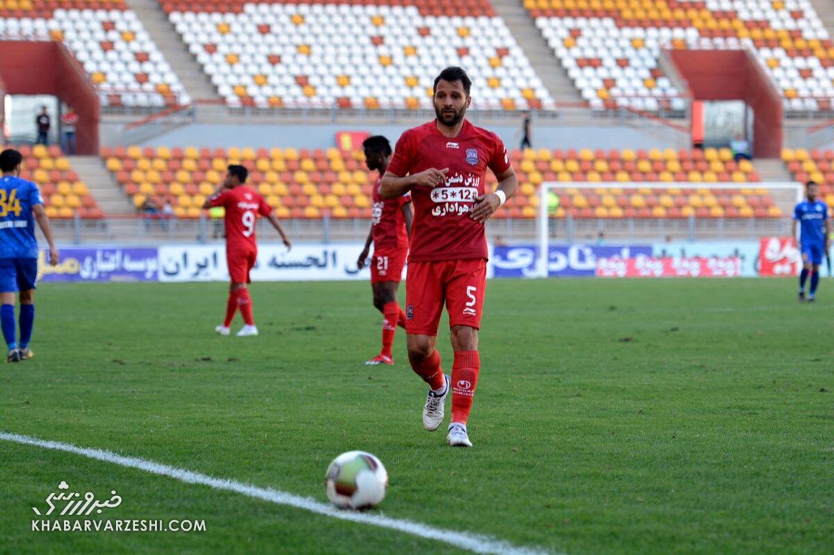 کاپیتان نساجی از مستطیل سبز خداحافظی کرد کاپیتان نساجی از مستطیل سبز خداحافظی کرد