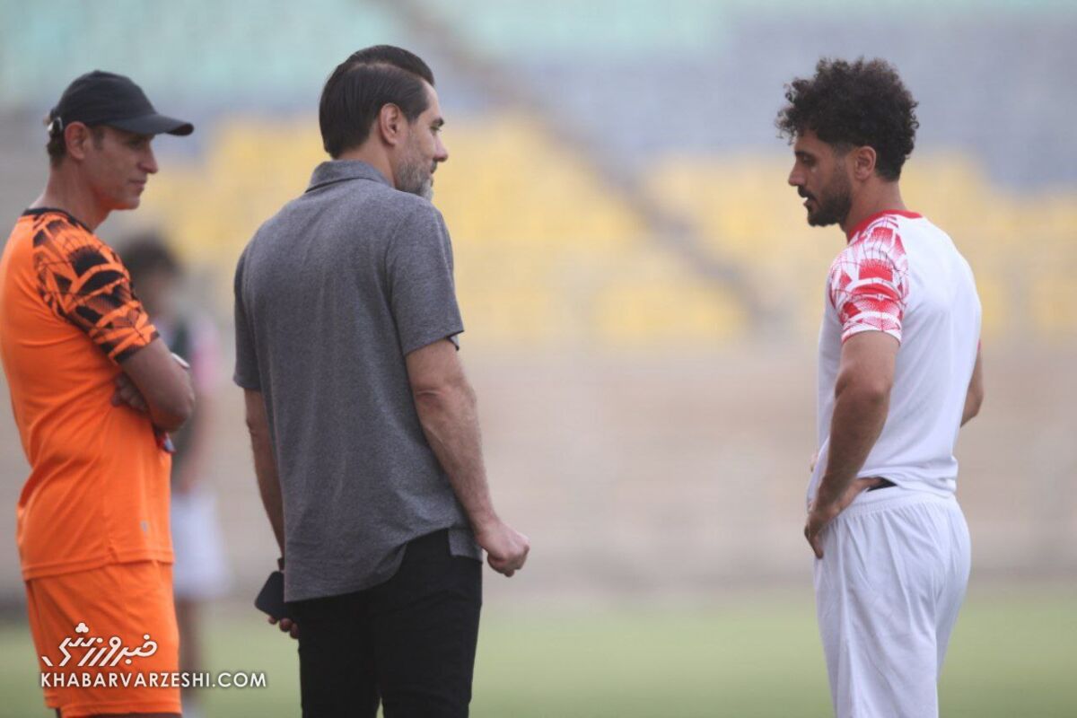 پیش بینی می کنم یحیی تغییر تاکتیک بدهد / خط هافبک پرسپولیس نقطه قوت این تیم است/ اگر یک مهاجم باهوش و گلزن بیاورند...