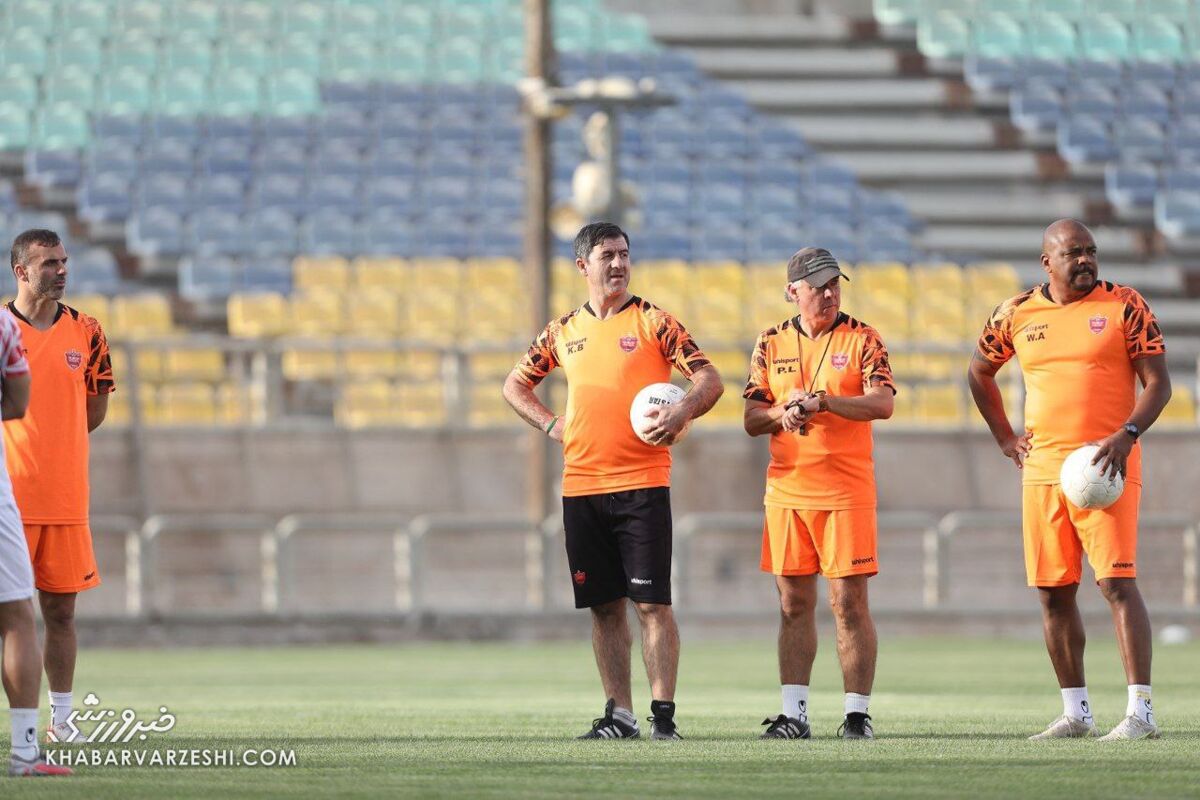 عکس| لباس متفاوت کریم باقری در تمرین پرسپولیس!