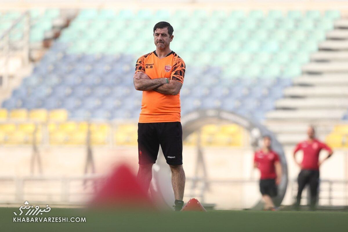 عکس| لباس متفاوت کریم باقری در تمرین پرسپولیس!