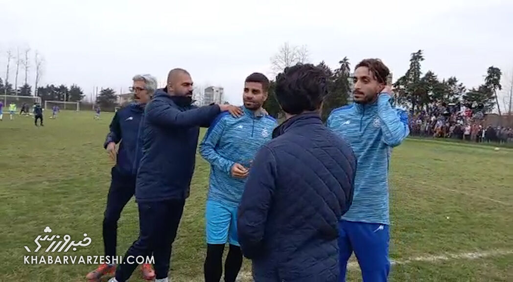 یزدانی را به پادگان بفرستید/ این بازیکن فقط بدرد نگهبانی میخورد یزدانی را به پادگان بفرستید/ این بازیکن فقط بدرد نگهبانی میخورد