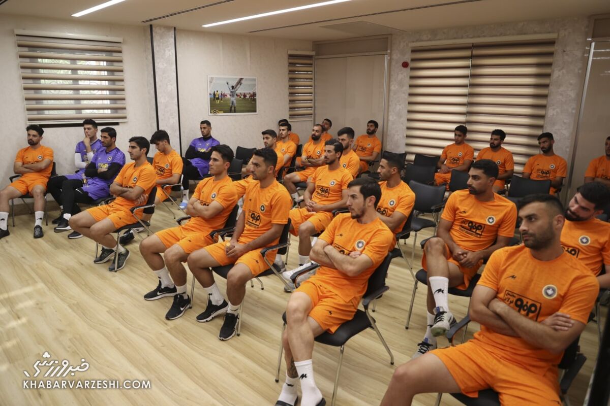 عکس | پرونده لژیونر شدن ستاره لیگ برتری بسته شد/ رویای بازی در لیگ قهرمانان اروپا بر باد رفت!