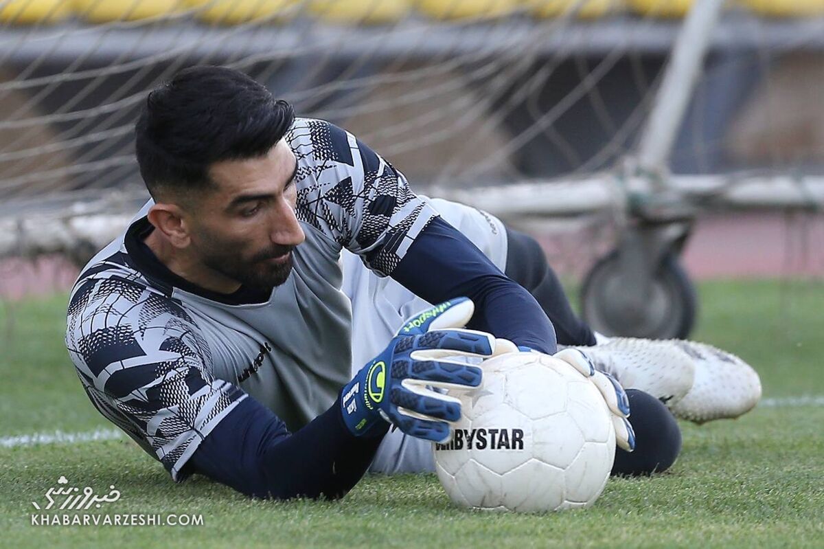 عکس| رونمایی از شماره یک سرخ ها/ سلام دوباره هواداران پرسپولیس به کلین شیت!