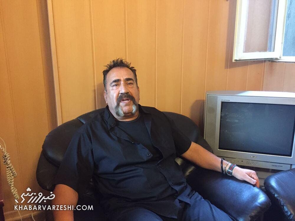 حمله پیشکسوت پرسپولیس به علی دایی و کریم باقری: قلعهنویی را مسخره میکنید چون از همه بهتر است/ بیرانوند راست گفته، باید مجسمه سرمربی تیم ملی را ساخت وحید قلیچ