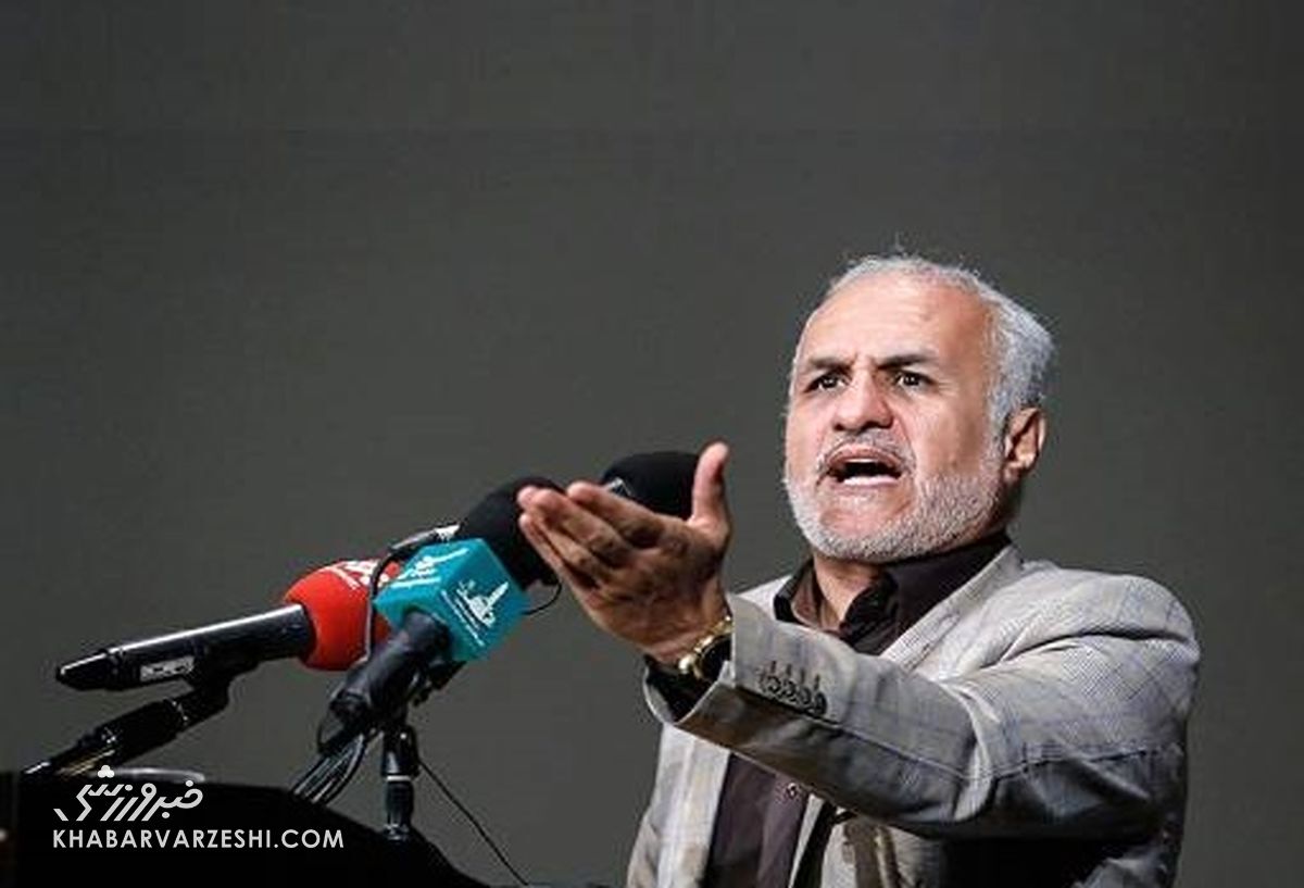 آقای عباسی زیپ دهانت را بکش/ ورزش و فوتبال نام ایران را در جهان مطرح کرده است/ خودم به دیدن وزیر ورزش می روم!