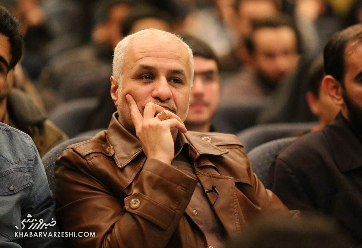 طرف به فوتبالی ها حمله کرده مردم وریا غفوری را فراموش کنند/ حرف های این آقا مرغ پخته را هم به خنده می اندازد/ دینداری مان را باید به تو ثابت کنیم؟