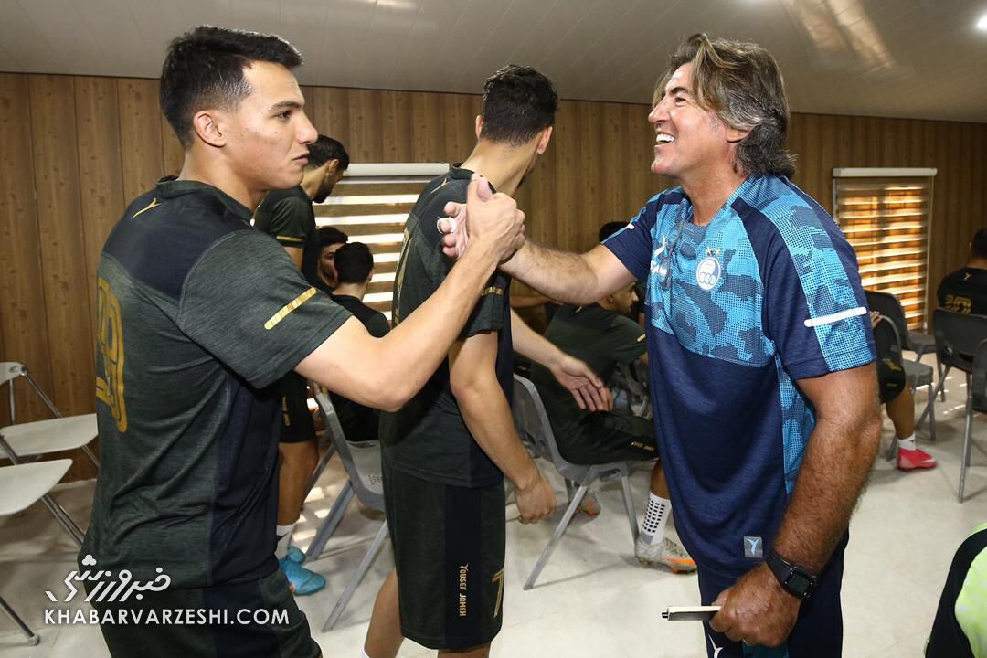 آرسنال دنبال طارمی ۳۰ ساله نمی آید/ کیروش پیشنهاد داشته باشد تا قطر شنا می کند!/ یکسال فوتبال بازی می کردیم؛ خانه و ماشین می خریدیم