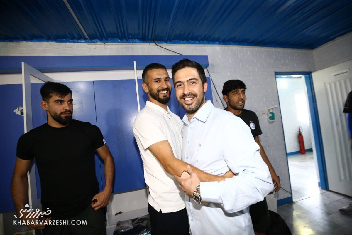 پرسپولیسی ها بدانند جوجه را آخر پاییز می شمارند/ آقای خسروحیدری! پس بغل دست ساپینتو چه کار میکنی؟/ روانخواه چرا زمان استراماچونی سکوت کرد؟