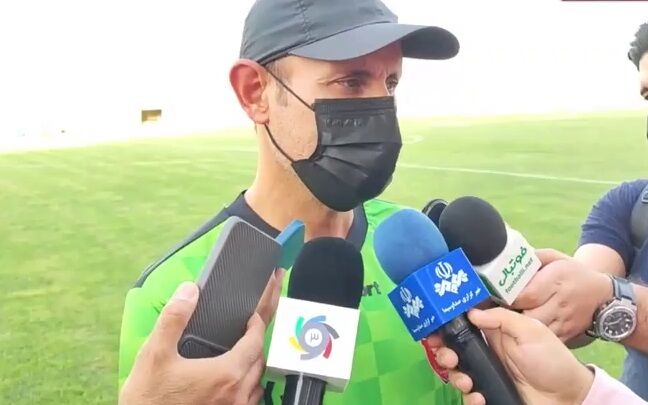 ویدیو| اعتراض شدید یحیی گل محمدی: تبعیض بین ما و تیم حریف برای چیست!