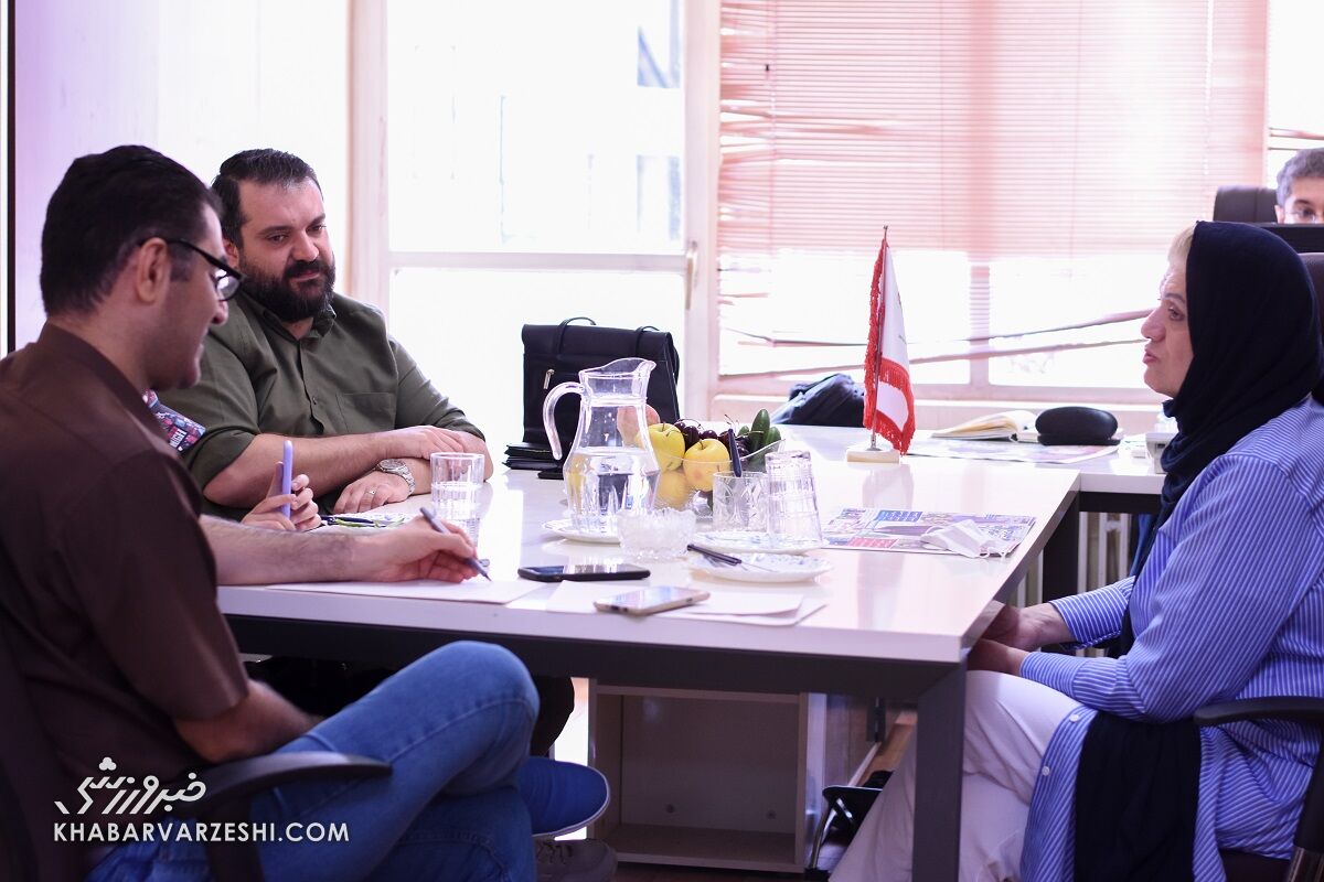 پدرم جانش را برای استقلال داد/ اگر پورحیدری زنده بود مشکل وریا را حل میکرد/ با کسی این رفتار را کردند که ارثیه پدری اش را خرج استقلال کرد