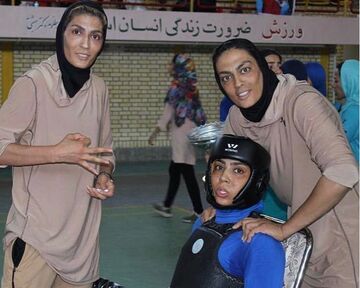 ویدیو| زد و خورد عجیب خواهران منصوریان در مسابقات ووشو