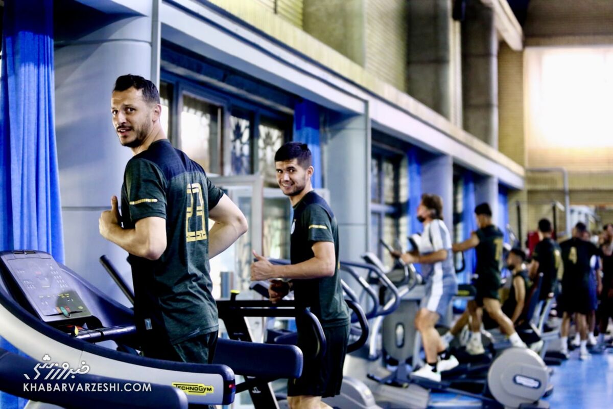 دود گرانی دلار به چشم بازیکن مغضوب استقلال رفت! دود گرانی دلار به چشم بازیکن مغضوب استقلال رفت!