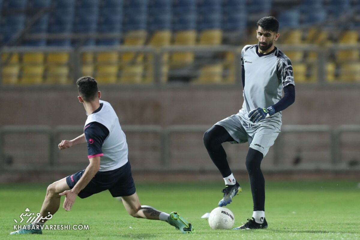 عکس| دلبری بیرانوند از هواداران پرسپولیس/ علی بیرو تکنیکش را به رخ کشید